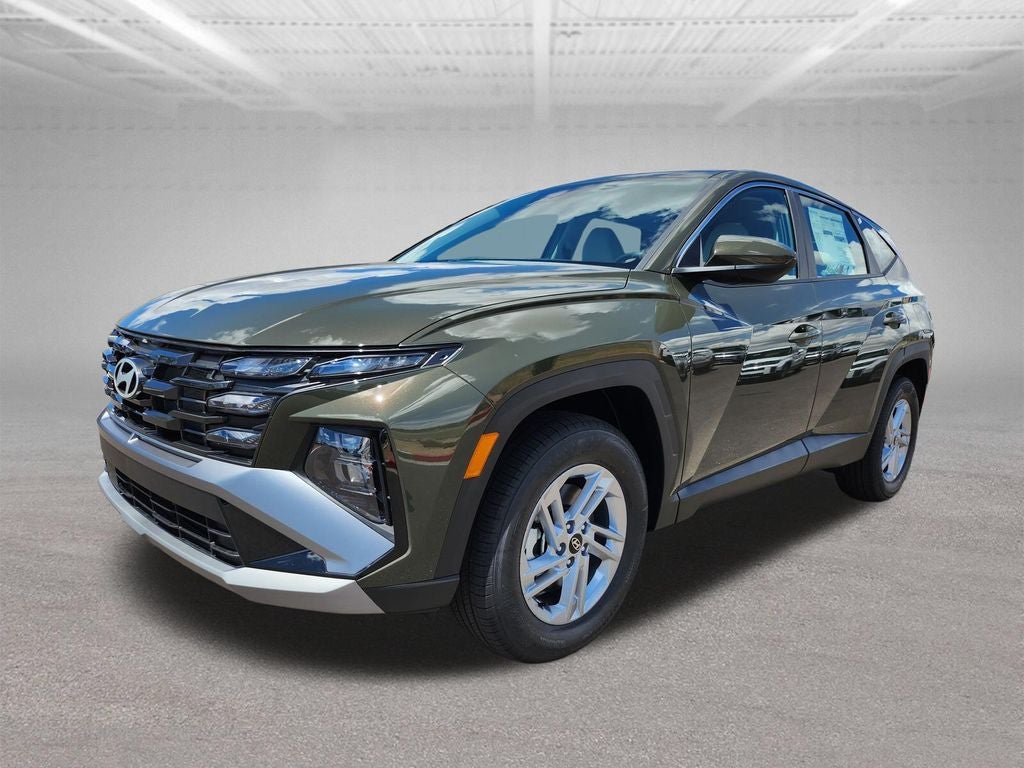 2026 Hyundai TUCSON SE in Rockwood Green — front three-quarter view